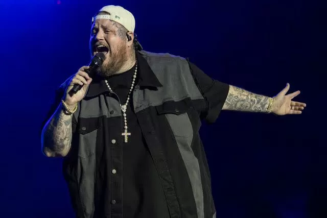 Jelly Roll Halts Michigan Concert to Assist 'Cancer Survivor' Needing Special Seating