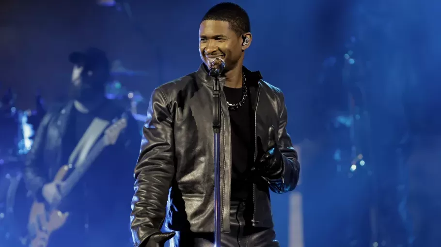 Usher Celebrates 'Confessions' 20th Anniversary with Full Album Performance at Essence Fest 2024